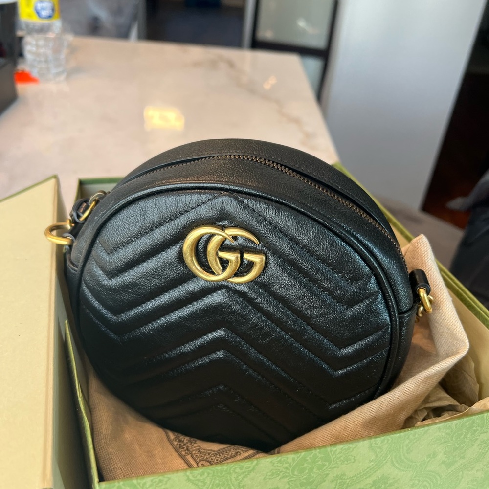 GUCCI GG MARMONT MINI ROUND SHOULDER BAG
